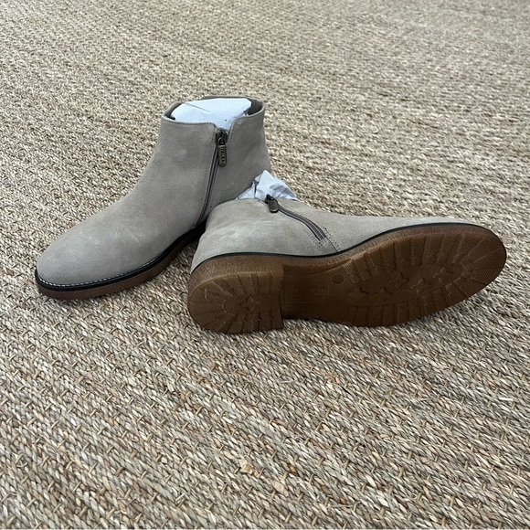 NIB Italeau Foliana Velour Taupe Ankle Boots, Size 39.5 - Picture 3 of 12